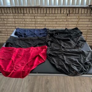 22/24 Womens full brief style by Cacique. Never worn. No tags